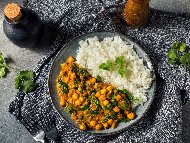 Рецепта за Чана Саадж - индийска яхния с нахут, спанак, кокосово мляко, гарам масала, кимион и джинджифил